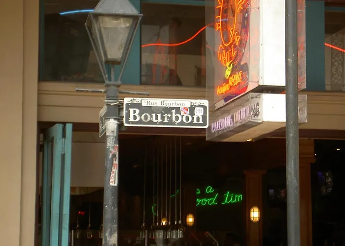 Pet Friendly hotel: Crowne Plaza New Orleans French Qtr - Astor By Ihg