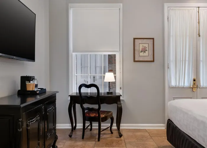 Airport Hotel: Chateau Hotel